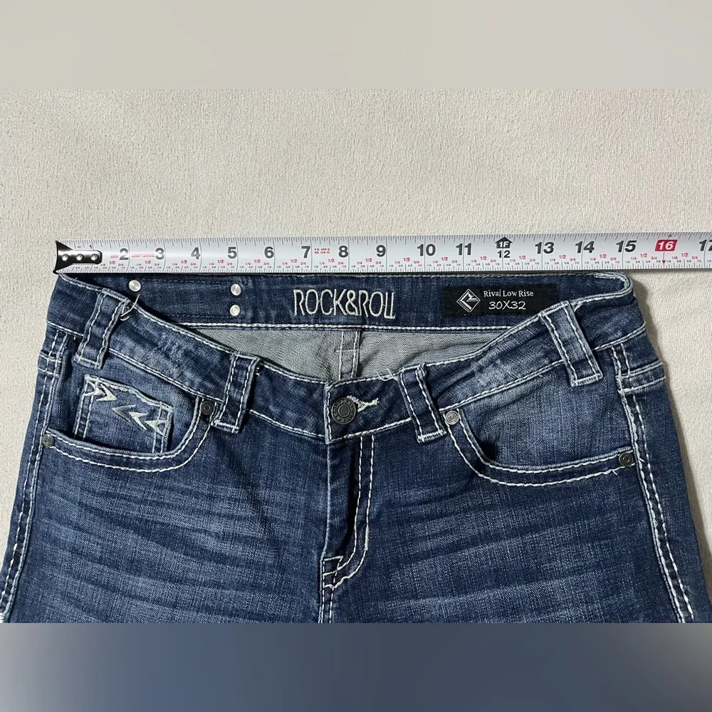 Rock & Roll Women’s 30x31.5‎ Rival Low Rise Boot Cut Cowgirl Distressed Jeans